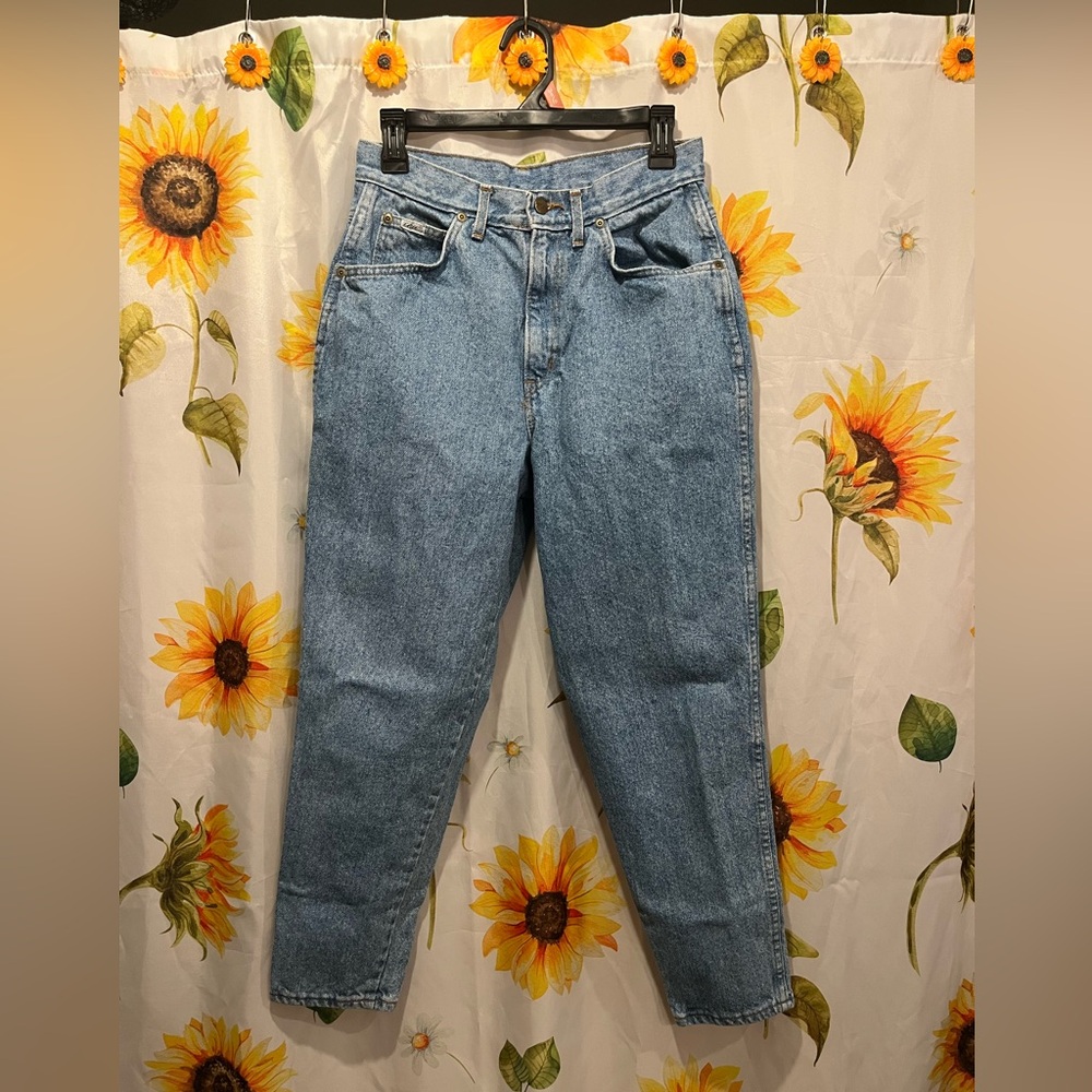 chic Light Wash Boyfriend Jeans